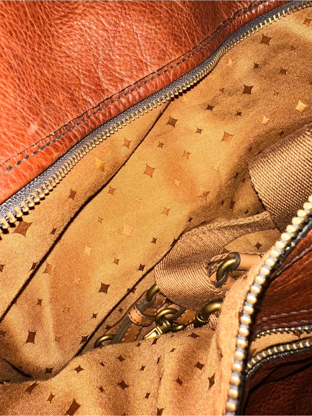 FOSSIL Explorer Tote - Picture 4 of 6